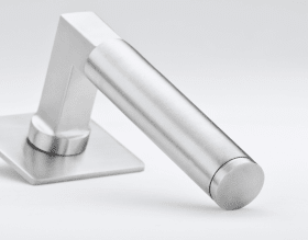 Hermat Drückergarnitur 1831/2611.FL,o.Schl.ros.,eck.,8,ER,TS 37-47