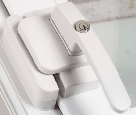 FENSTER-ZUSATZSCHLOSS M.DRUCKZYLINDER M.2 SCHLÜSSELN WEISS 1.4500173