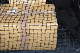 ABDECKNETZ 1,3X1,6M SCHWARZ M. 4 GURTE 2M 4053569227834