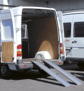 Verladeschiene Aluminium L3000xFB150 mm mit Rand Tragkraft 300 kg/Paar